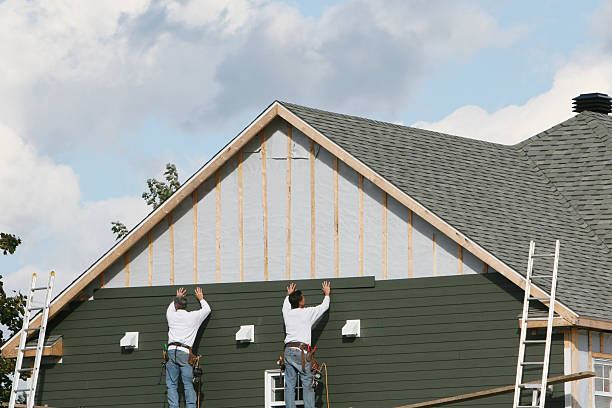 Professional Siding Contractor technician working in Bridgeport, OH
